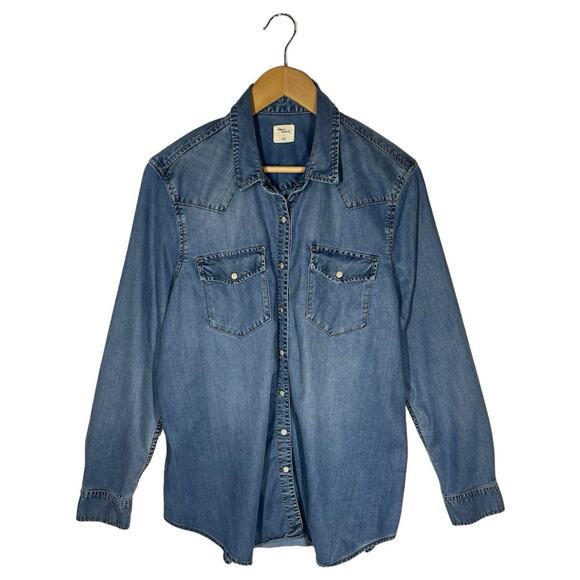 GAP Tops - Gap Maternity Top Womens L Pearl Snap Long Sleeve Button Up Western Chambray